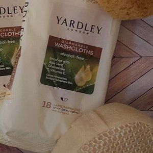 (18) HUGE! Yardley London Disposable Washcloths Aloe Vera Chamomile Vitamin E